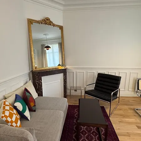 Apartment Elegant T2 Sur Cour Goncourt Paris